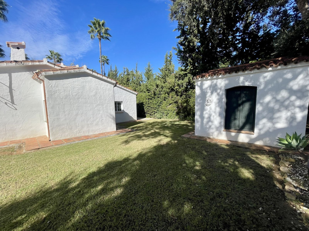 40-f31507287178c6a03c2c34ff88cc832c-1